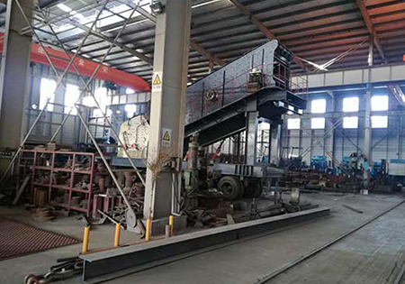 輪式移動破碎機(jī).jpg